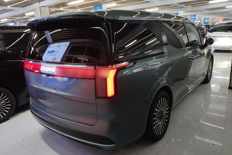 Used Zeekr 009 2024 7-Seater Walk-Through Version Four-Wheel Drive 108 kWh
