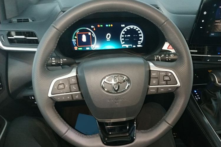 Used Toyota Granvia 2026 Model 2.5L Hybrid Prestige PLUS Edition Steering Wheel