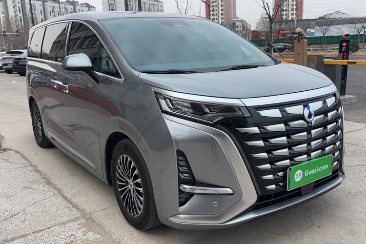 Used Denza D9 2022 DM-i 1040 Prestige Model