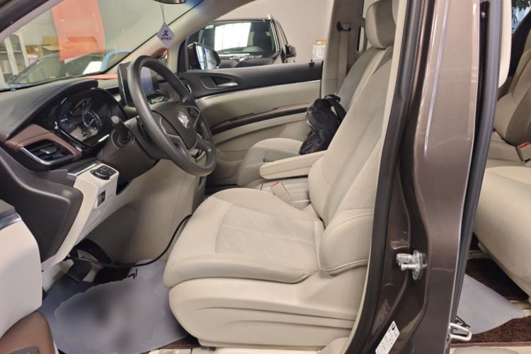 Used Buick GL8 2023 Land Executive Class Comfort Model