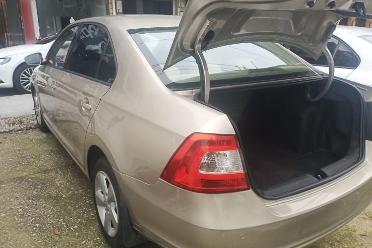 Used Skoda Rapid 2015 1.6L Automatic Smart Selection Model