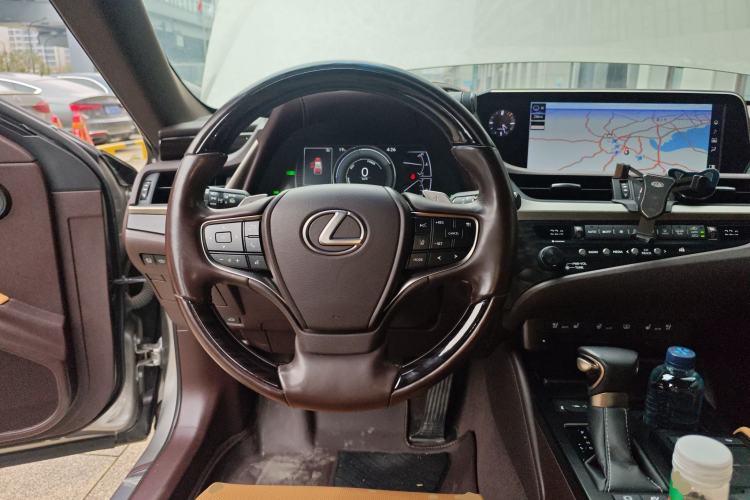 Used Lexus ES 2020 300h Executive Edition
