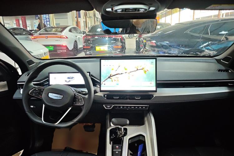 Used Geely Auto Preface 2025 Dongfang Yao 1.5TD Kunlun Edition Center Console