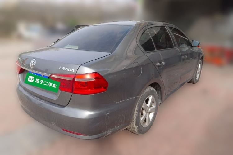 Used Volkswagen Lavida 2013 Classic 1.6L Manual Fashion Edition
