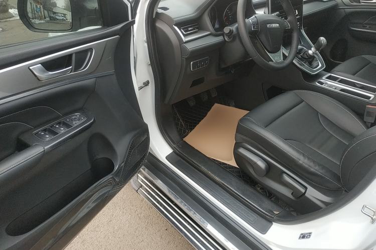 Used Haval M6 2021 PLUS 1.5T Manual Luxury Smart Connectivity Model
