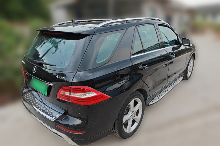 Used Mercedes-Benz M-Class 2014 ML 400 4MATIC Dynamic Model Rear Right 45 Deg