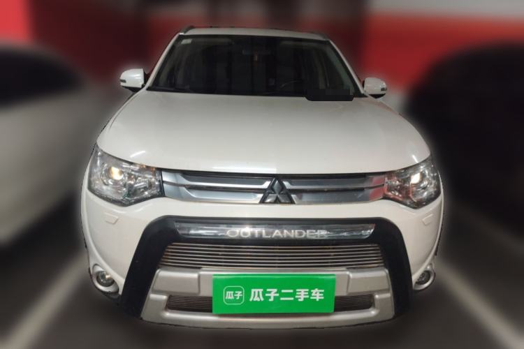 Used Mitsubishi Outlander 2014 2.4L 4x4 Deluxe Value Edition 5 Seats Front