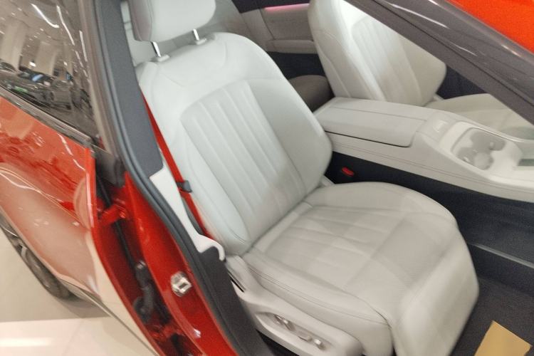 Used ONVO L60 2024 60 kWh All-Wheel Drive