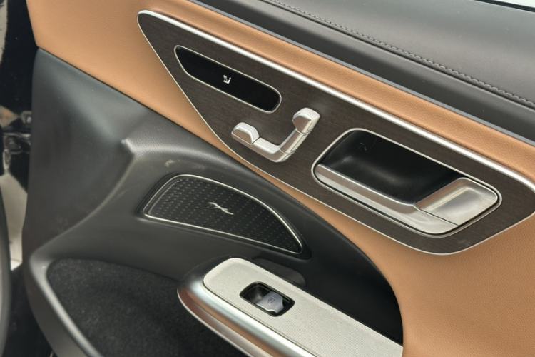 Used Mercedes-Benz E-Class 2024 E 300 L Stylish Model Interior 9