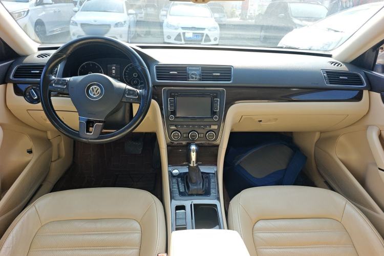 Used Volkswagen Passat 2014 2.0 TSI DSG Prestige Navigation Edition
