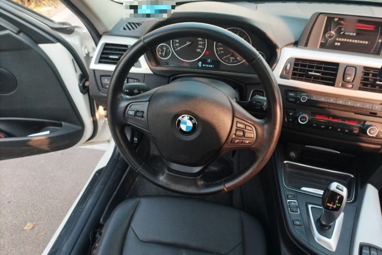 Used BMW 3 Series 2015 320i Luxury Line Stylish Edition