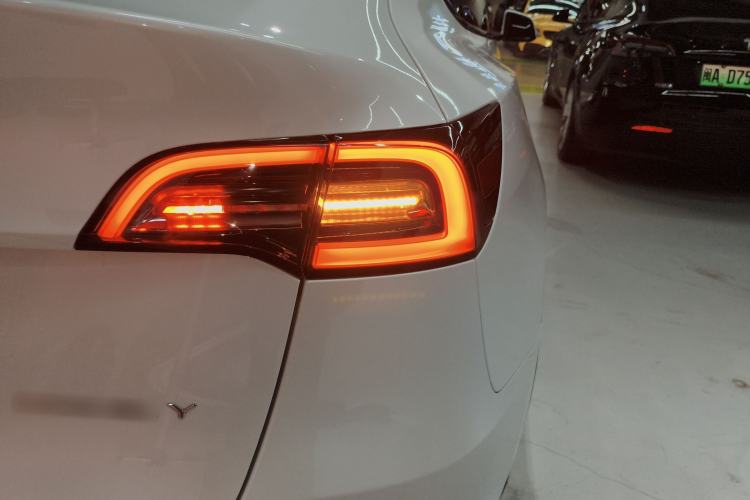 Used Tesla Model Y 2023 Long-Range All-Wheel-Drive Version
