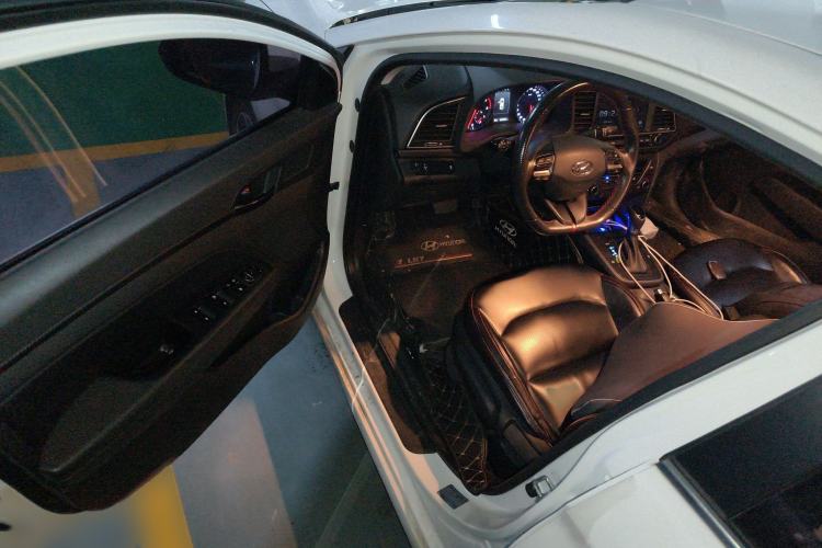 Used Hyundai Elantra (6th Generation / Lingdong) 2018 1.4T Dual-Clutch Xuan Dong · Dynamic Edition Interior 3
