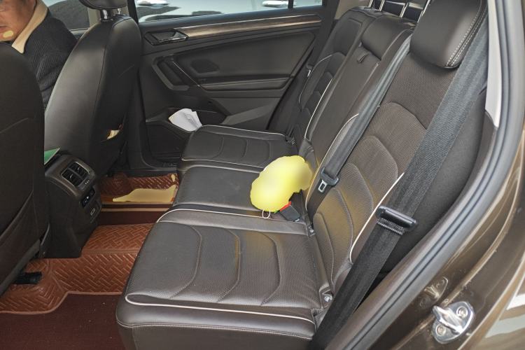 Used Volkswagen Tiguan L 2017 330TSI Automatic Two-Wheel Drive Flagship Edition Left Rear Seat