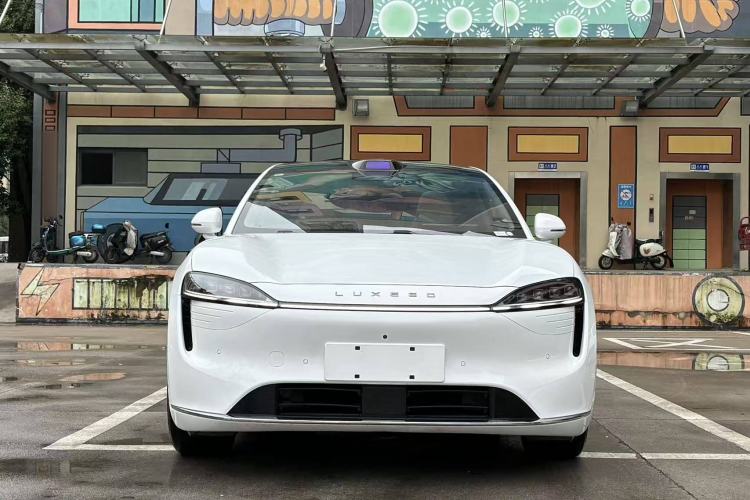 Used Hima Luxeed R7 2024 All-Electric 736 km Ultra Exterior 1