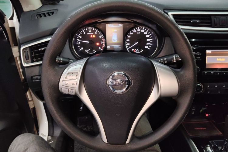Used Nissan Qashqai 2016 2.0L CVT Elite Edition Steering Wheel