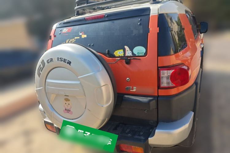 Used Toyota FJ Cruiser 2013 4.0L Rear