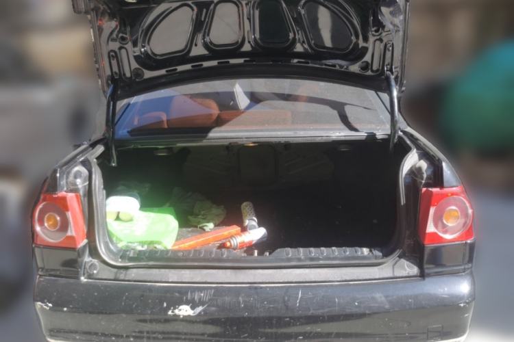 Used Volkswagen Santana Vista 2008 1.8L Manual Comfort Edition Trunk