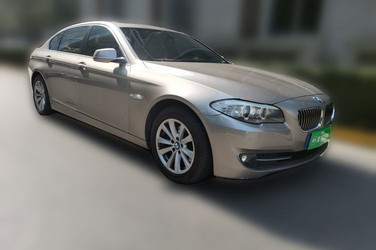 Used BMW 5 Series 2013 525Li Leading Model Front Right 45 Deg