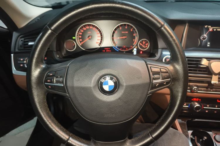 Used BMW 5 Series 2014 525Li Leading Model