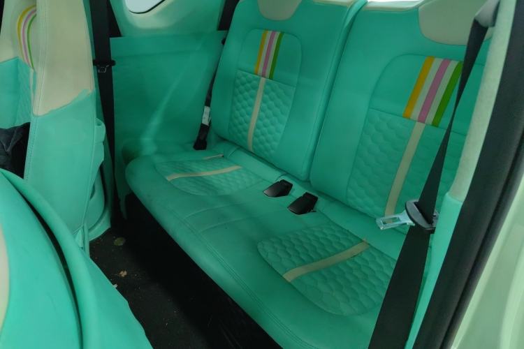 Used Wuling Hongguang MINIEV 2021 Macaron Sandwich Model 170 km Lithium Iron Phosphate Left Rear Seat