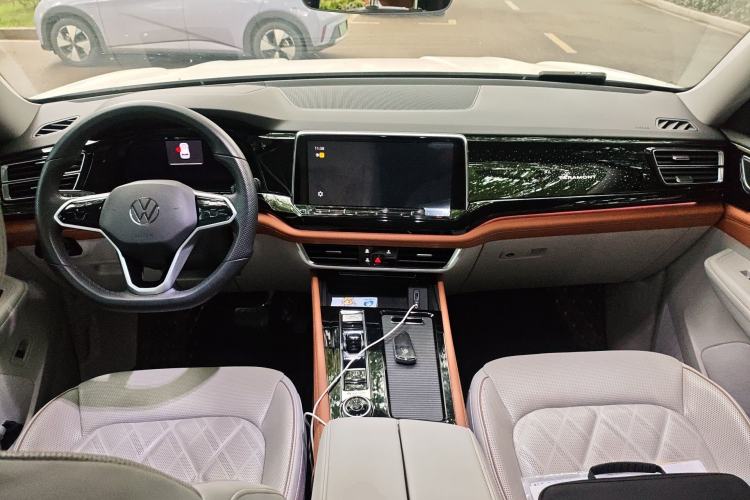 Used Volkswagen Teramont 2021 380TSI Four-Wheel Drive Prestige Flagship Edition Center Console