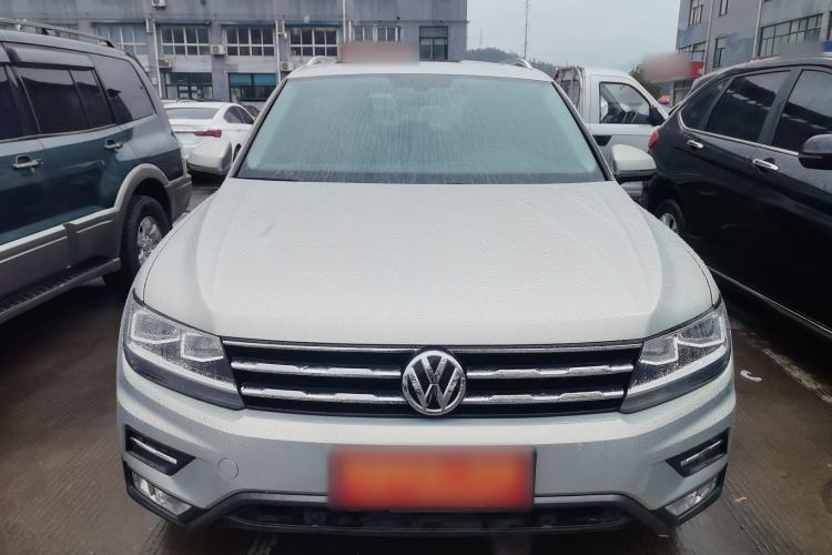 Used Volkswagen Tiguan L 2019 Revised 330TSI Automatic Two-Wheel Drive Smart & Luxury Edition China VI Standard
