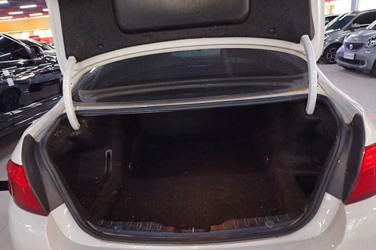 Used BMW 5 Series 2014 520Li Elegant Model
