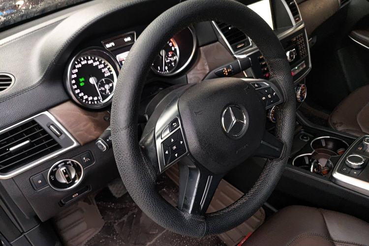 Used Mercedes-Benz GL-Class 2014 GL 400 4MATIC Luxury Model Steering Wheel