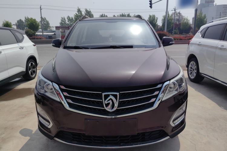 Used Baojun 560 2016 1.8L Manual Luxury Edition Front