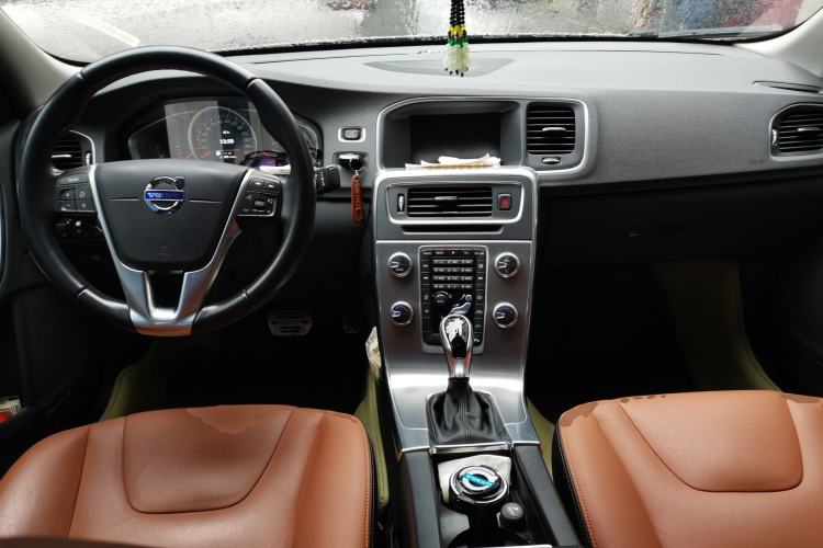 Used Volvo S60 2017 S60L T3 Smart Upgrade Edition Center Console