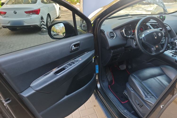 Used Peugeot 3008 2013 2.0L Automatic Trend Edition Driver Seat