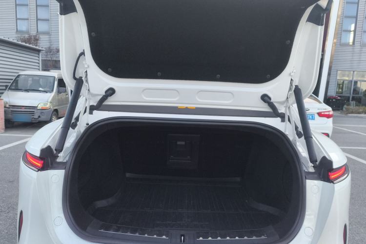 Used Avatr 11 2023 Long-Range Single-Motor Version 5 Seats
