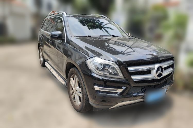 Used Mercedes-Benz GL-Class 2014 GL 400 4MATIC Dynamic Model Front Right 45 Deg