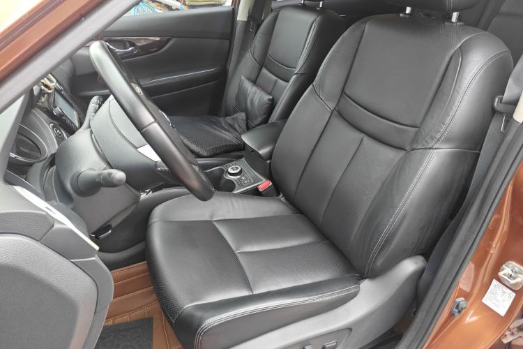 Used Nissan X-Trail 2014 2.5L CVT Luxury Edition 4WD Left Front Seat