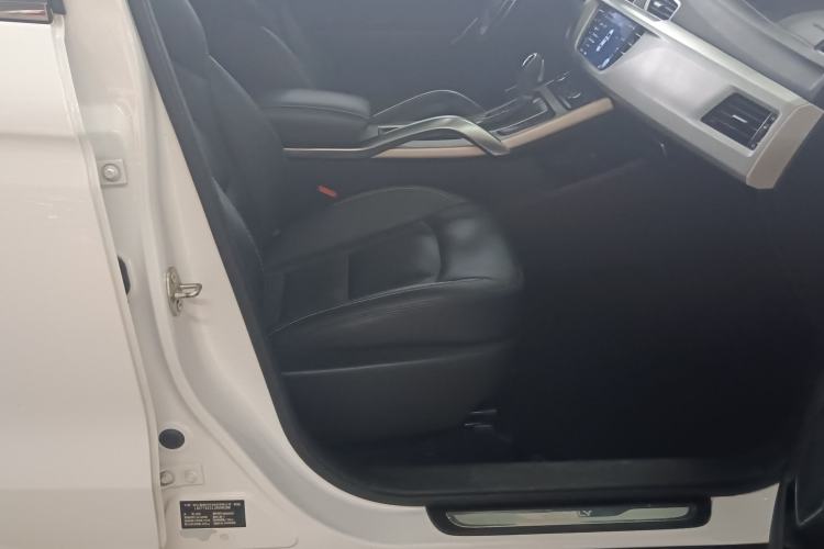 Used Geely Auto Emgrand X7 Sport 2018 1.8TD Automatic Two-Wheel Drive Smart Connect 4G Internet Edition
