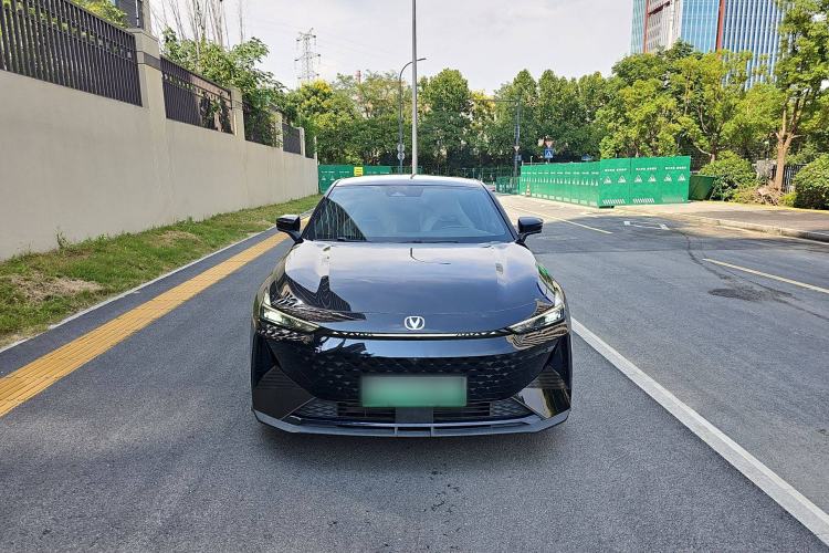 Used Changan UNI-V iDD 2024 Blue Whale Smart Electric iDD 136km Luxury Model
