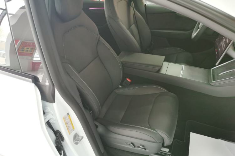 Used Tesla Model Y L 2025 Model Long-Range All-Wheel-Drive Version