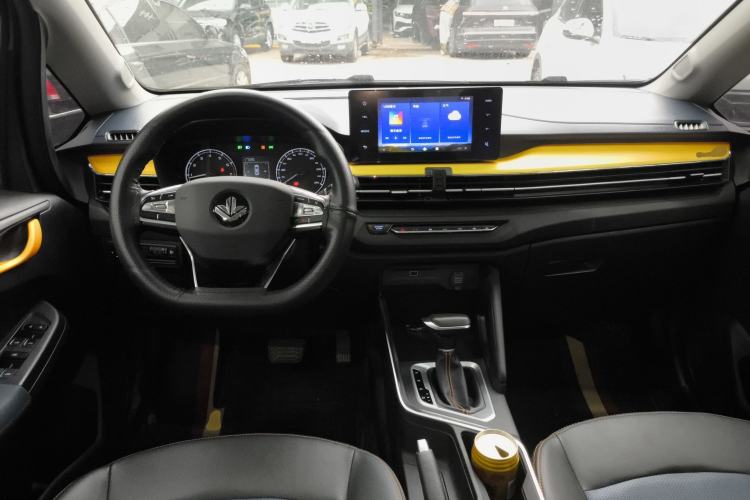 Used Livan X3 PRO 2022 1.5L CVT Xiao Sa Center Console