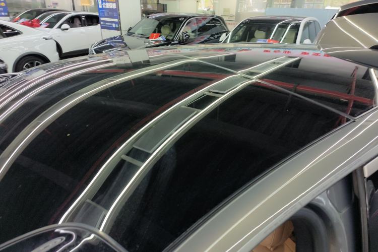 Used ONVO Luxeed L90 2025 Model—Max Six-Seater Version Roof