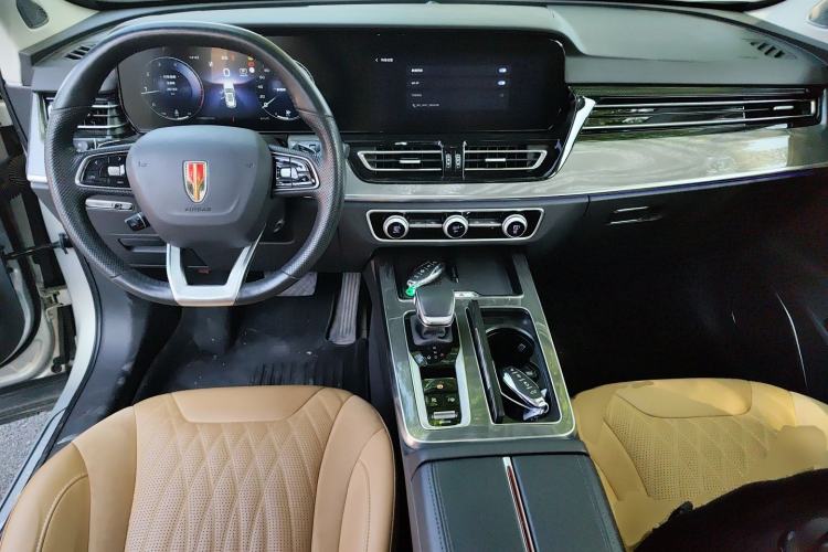 Used Hongqi HS5 2023 2.0T Four-Wheel Drive Flagship Pro Edition Center Console