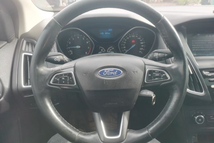 Used Ford Focus 2018 Hatchback Classic 1.6L Manual Fashion Edition SmartDrive Version
