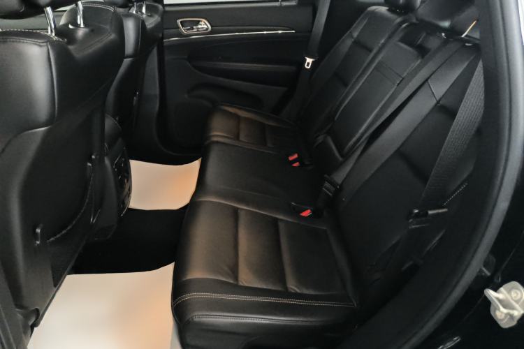 Used Jeep Grand Cherokee 2016 3.0L Comfort Navigation Edition Left Rear Seat