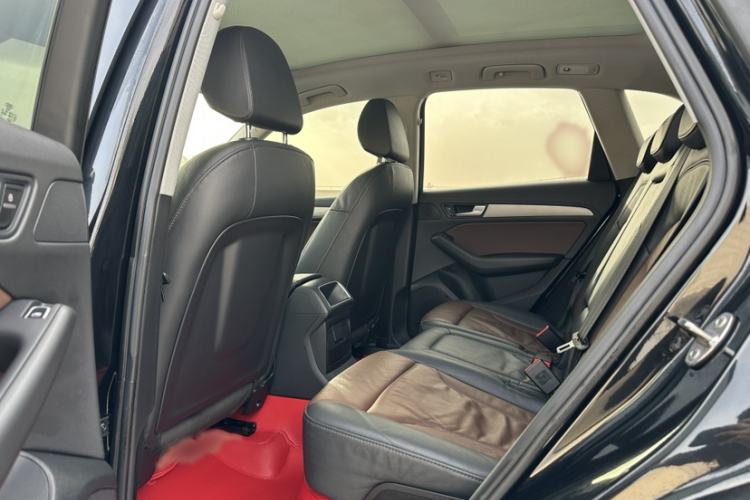 Used Audi Q5 2018 Collector's Edition 40 TFSI Ambition Model
