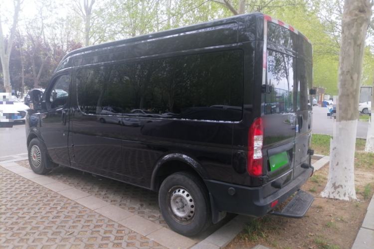 Used Dongfeng Yufeng 2023 V9+ 2.0T Manual Front-Wheel-Drive Multi-Function Mid-Roof Van with 7/8/9 Seats Rear Left 45 Deg