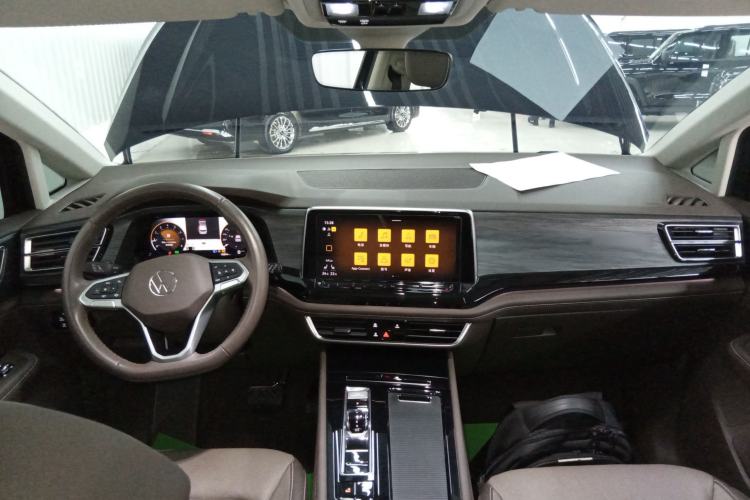 Used Volkswagen Viloran 2023 Facelift 330TSI Luxury Edition
