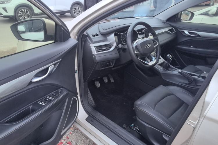 Used Geely Auto Emgrand 2019 Leading Edition 1.5L Manual Luxury Model China VI Standard
