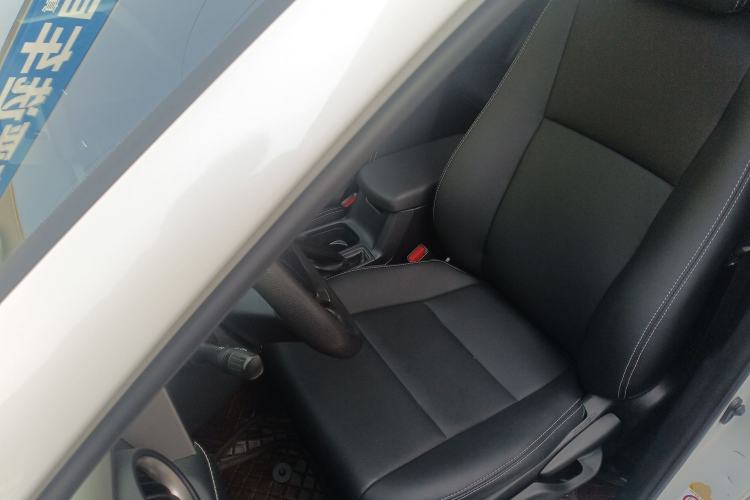 Used Toyota RAV4 2016 2.0L CVT Two-Wheel Drive Fashion Edition China V Standard
