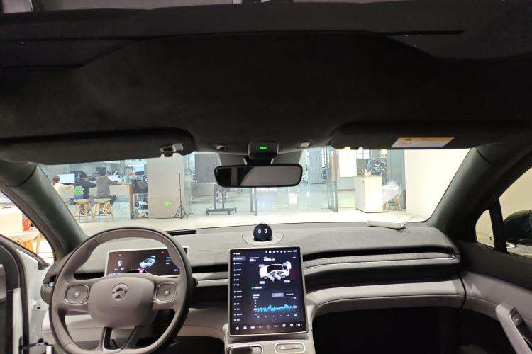 Used Nio EC6 2024 75 kWh Headliner