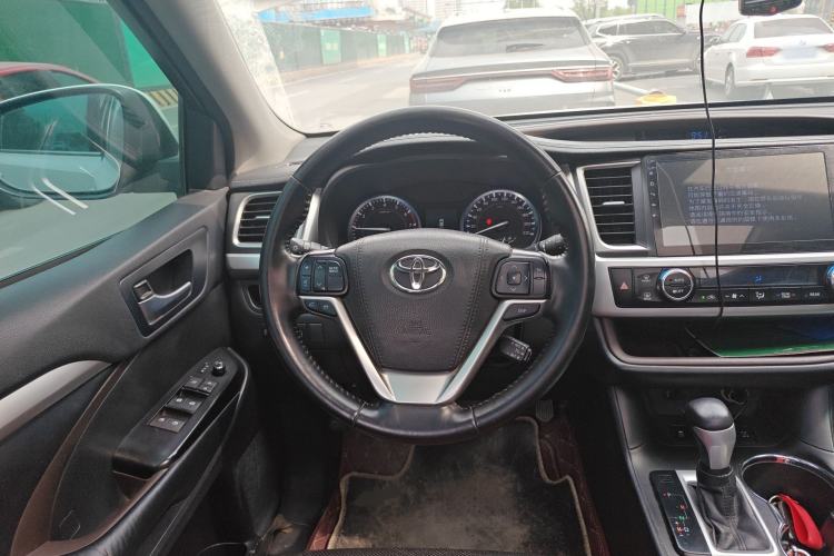 Used Toyota Highlander 2017 2.0T Four-Wheel Drive Luxury Edition 7 Seats Steering Wheel